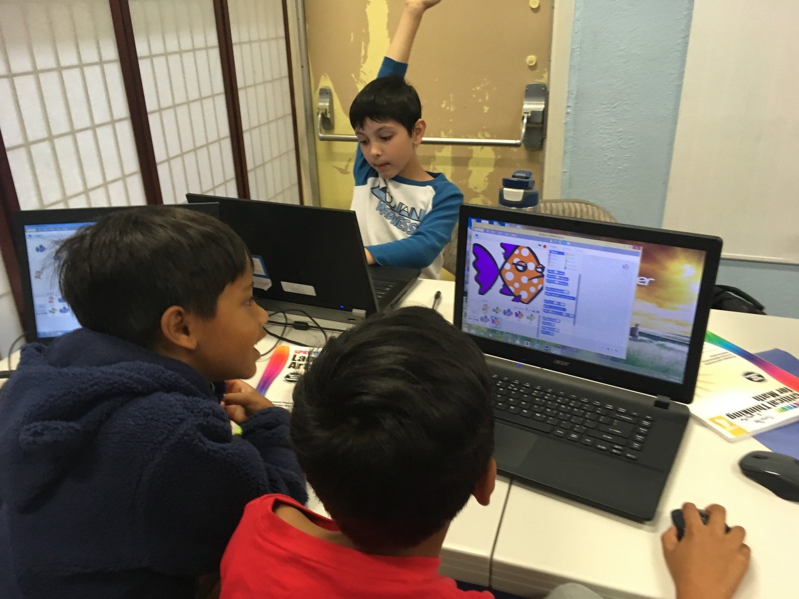 CodeMaker: Code & Design Games with Scratch